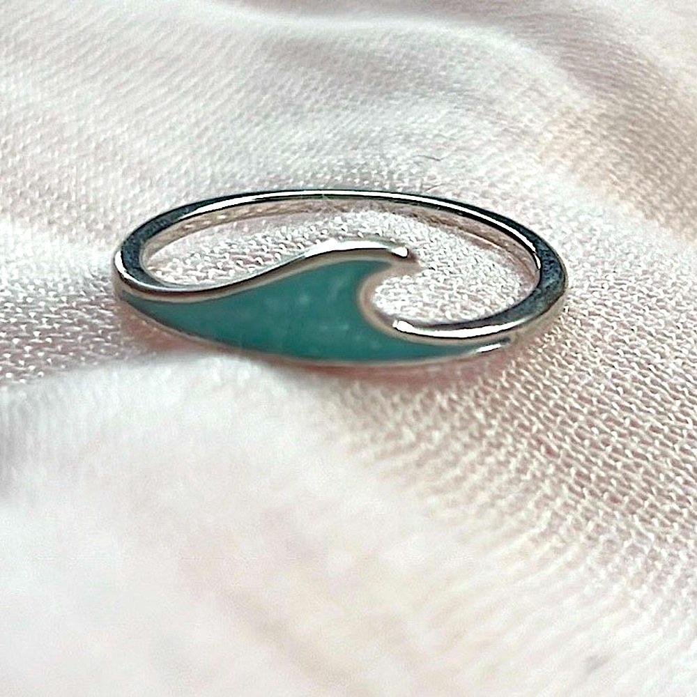 Pura Vida WAVE STACKING RING Turquoise enamel with mother of pearl chips sz 7.